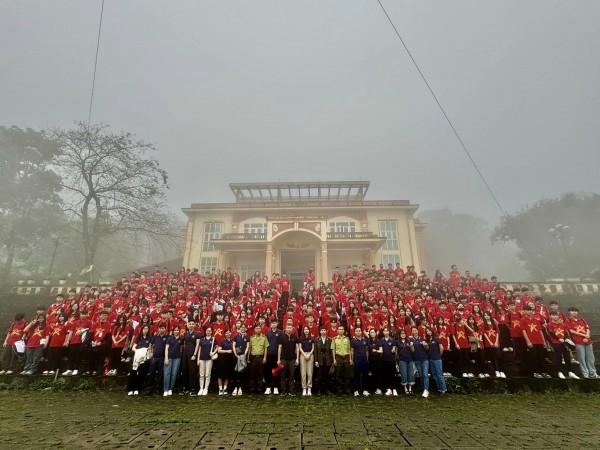 NGOẠI KHÓA LIÊN MÔN K9- THAM QUAN VƯỜN QUỐC GIA BA VÌ NGOẠI KHÓA LIÊN MÔN K9- THAM QUAN VƯỜN QUỐC GIA BA VÌ